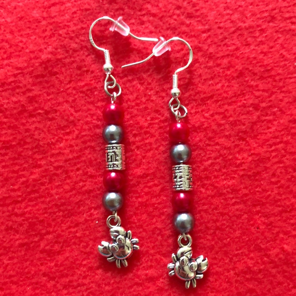 NWT, Handmade by A Charmed Life. Dangle Crab Earrings